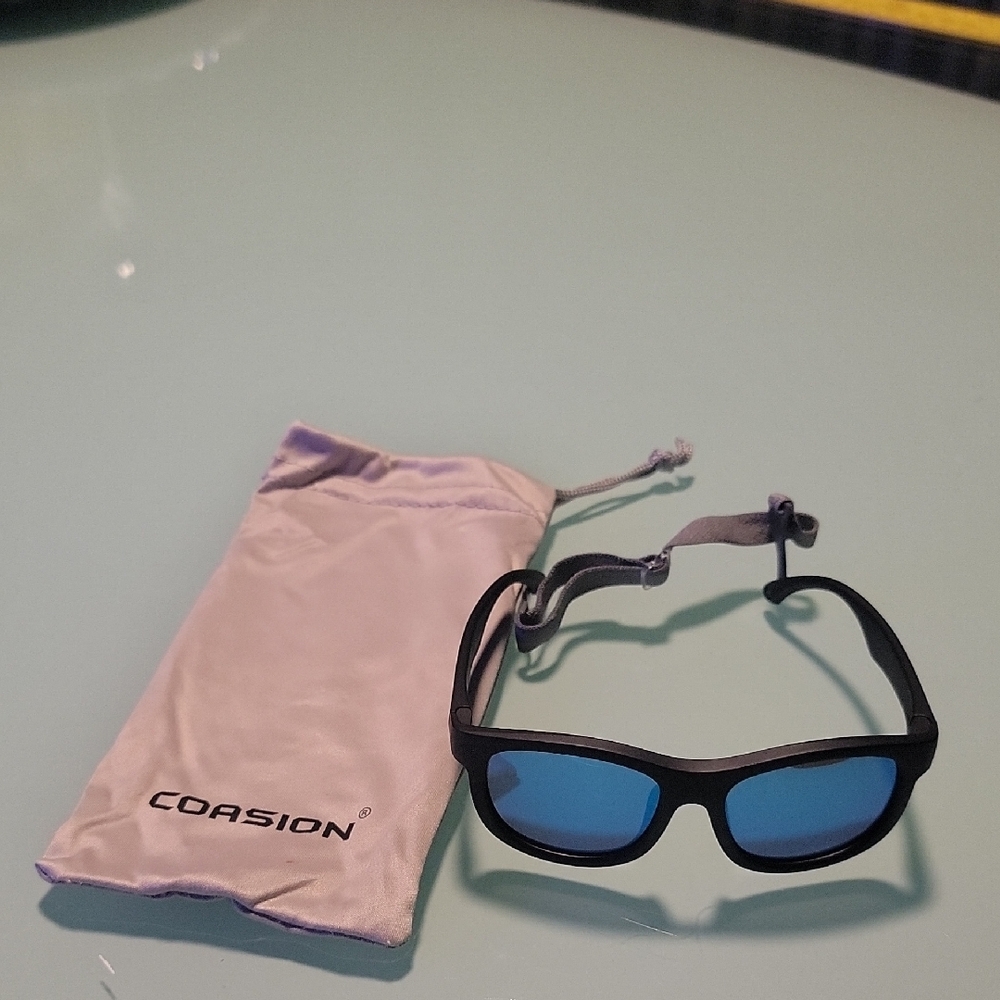 Coasion Black Sunglasses with Blue Lenses